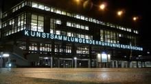 Mischa Kuball: Leuchtschriften an der Universit�tsbibliothek (2003-05)